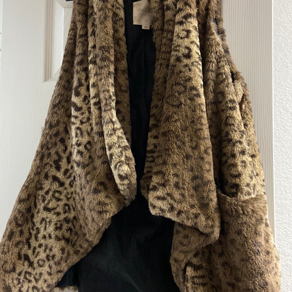 Altar’d State animal print faux fur‎ vest soft and chic size large
